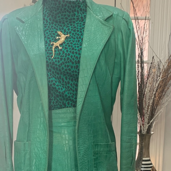 Croc-Embrossed Lambskin Pencil Skirt and Jacket - Picture 3 of 16